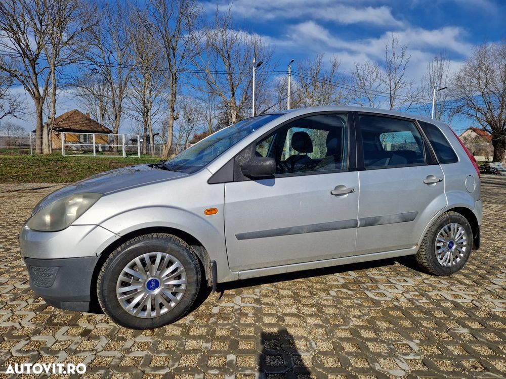 Ford Fiesta 1.25i Ambiente - 4