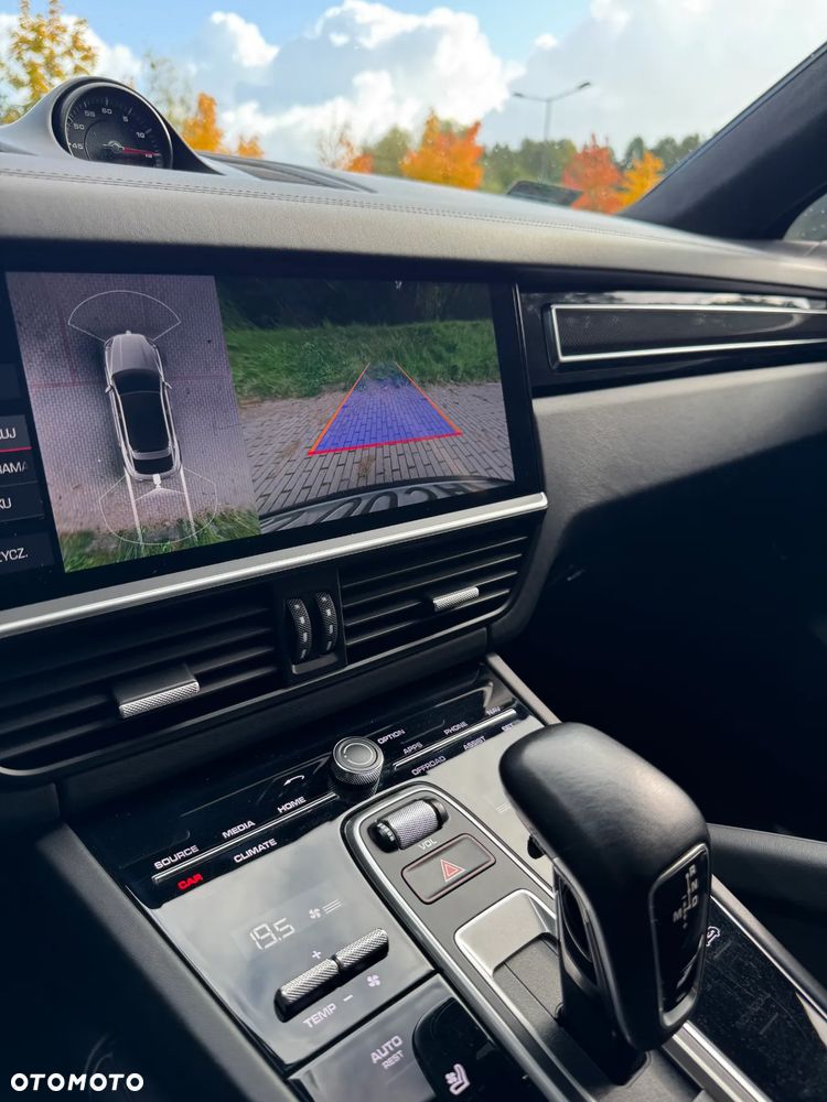 Porsche Cayenne Coupe - 28