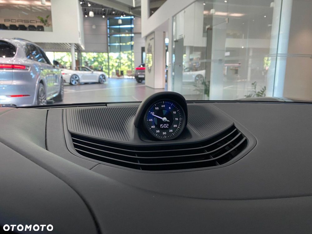 Porsche Taycan - 19