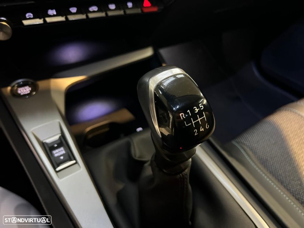 Peugeot 308 1.2 PureTech Allure - 24