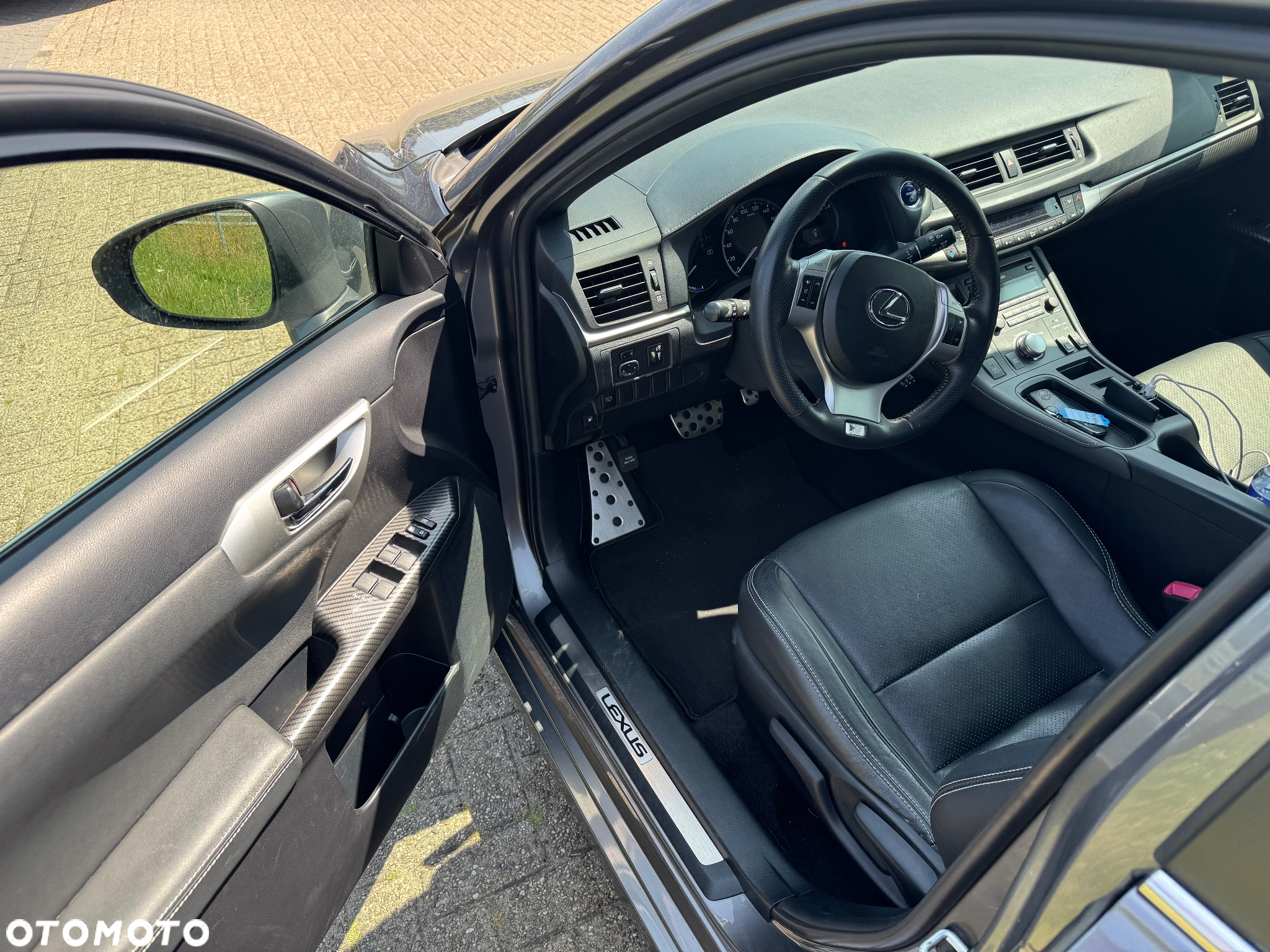Lexus CT - 11