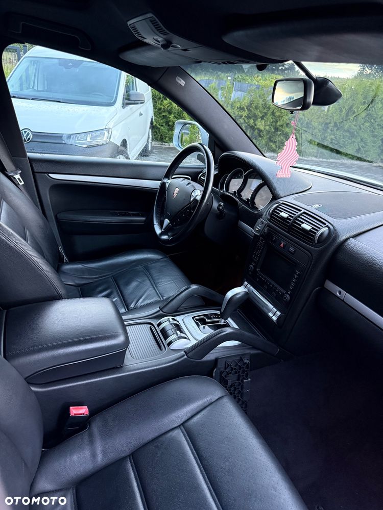Porsche Cayenne - 16
