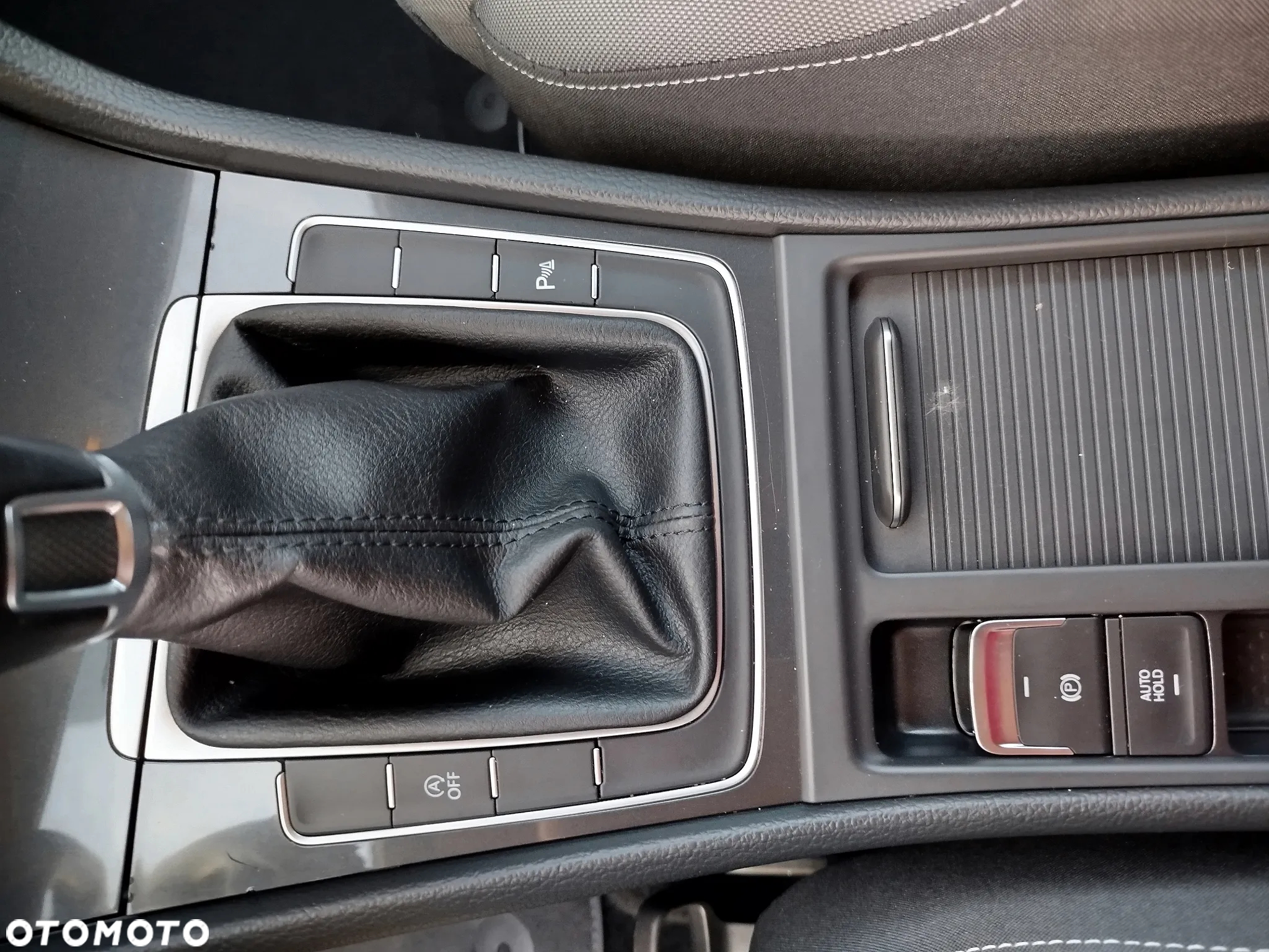 Volkswagen Golf VII 1.6 TDI BMT Highline - 28