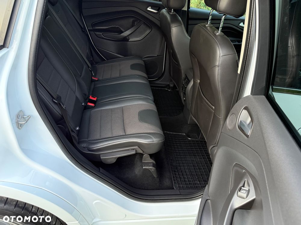 Ford Kuga 2.0 TDCi 4x4 Titanium - 29