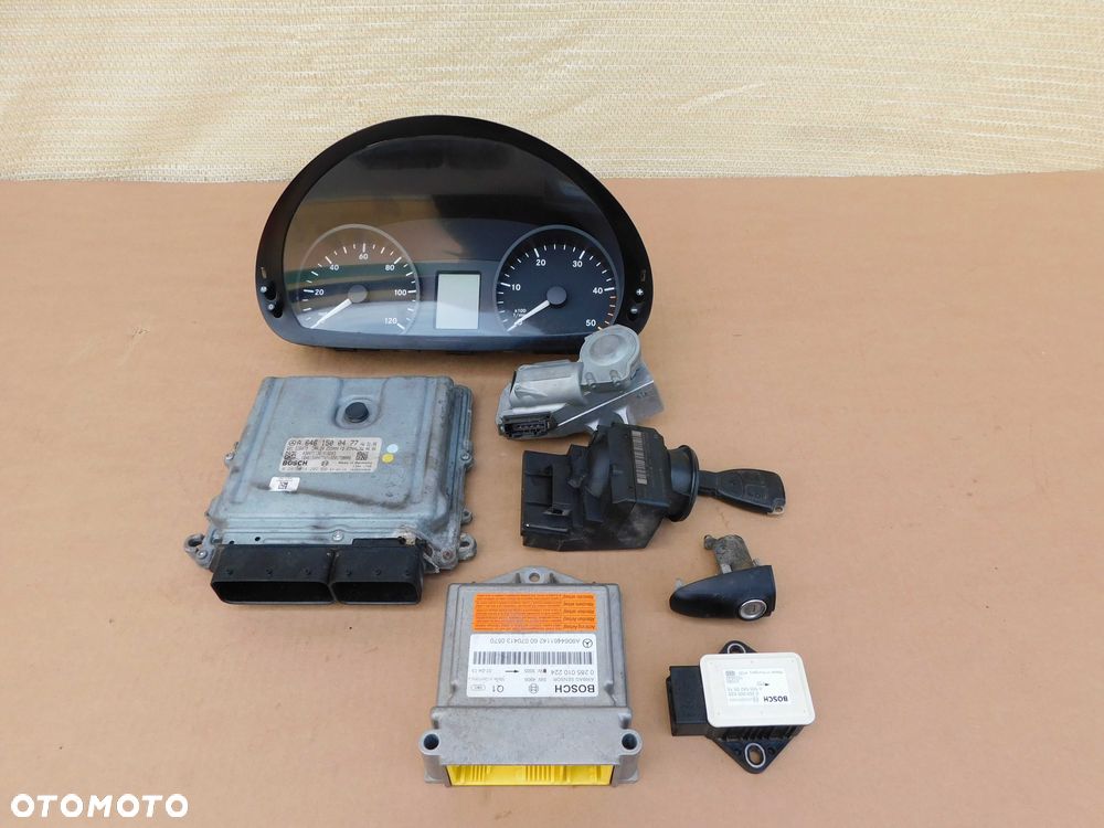 Sterownik silnika Mercedes Sprinter 906 2.2 CDI OM646 A6461500477 komputer