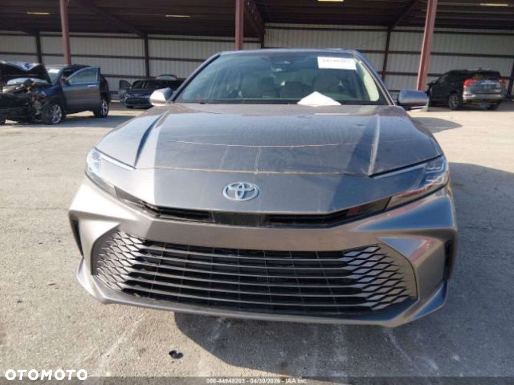 Toyota Camry - 8