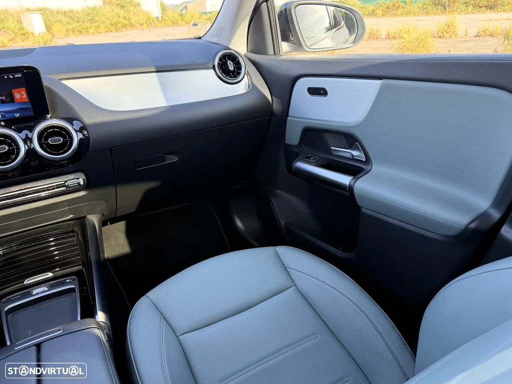 Mercedes-Benz GLA 180 d Progressive - 26