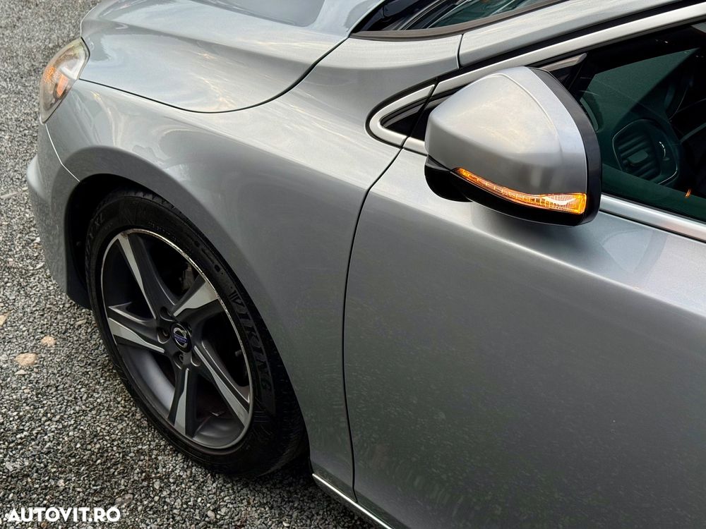 Volvo V40 D2 R Design - 15