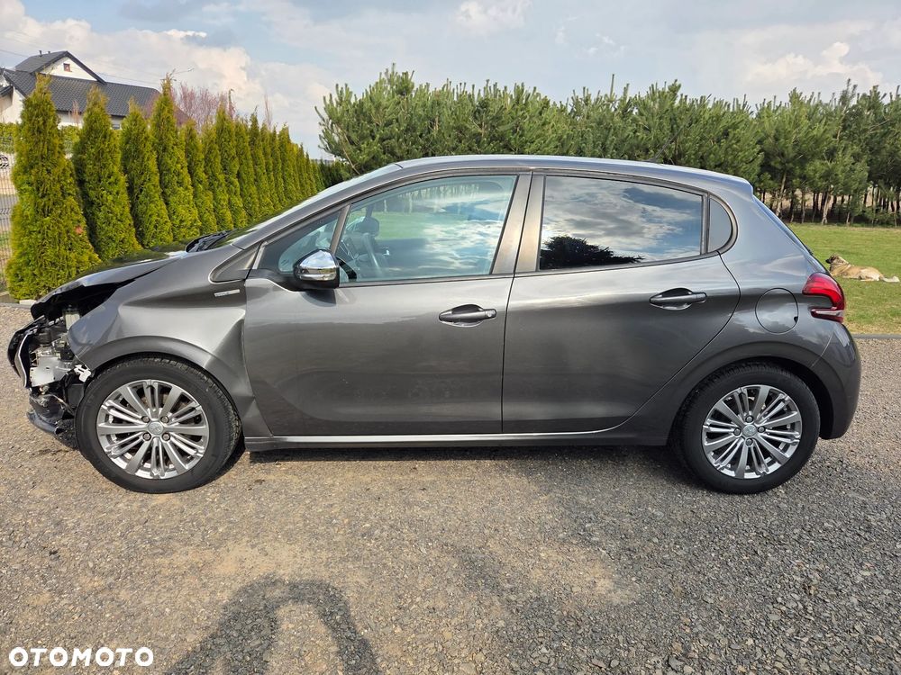 Peugeot 208 PureTech 82 Style - 5