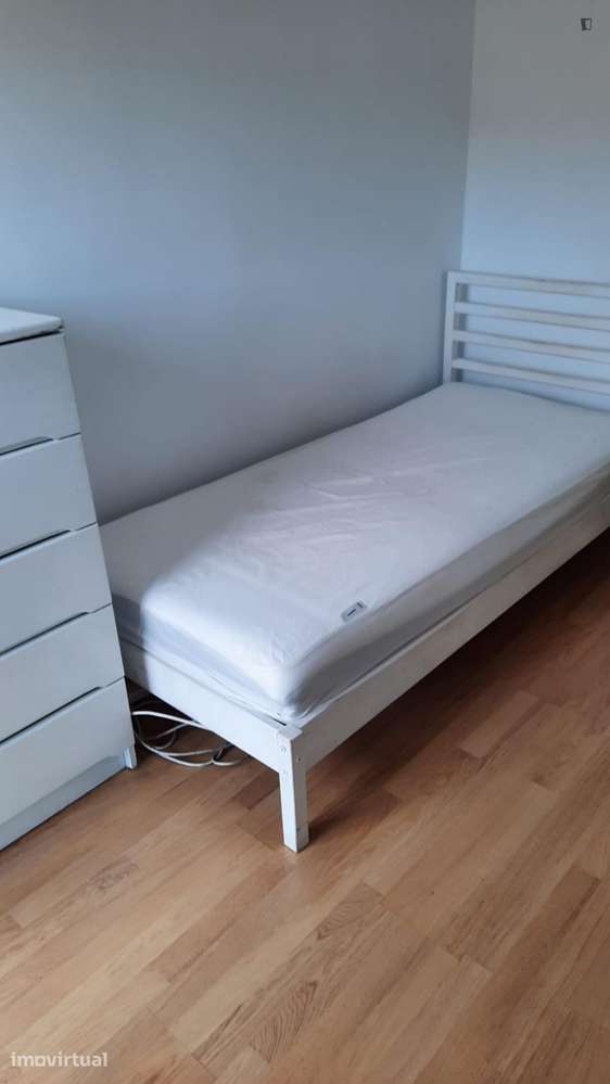 Quarto - localizado em Lisbon - Grande imagem: 2/9