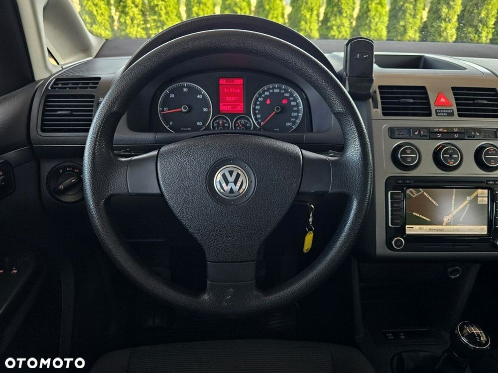 Volkswagen Touran - 15