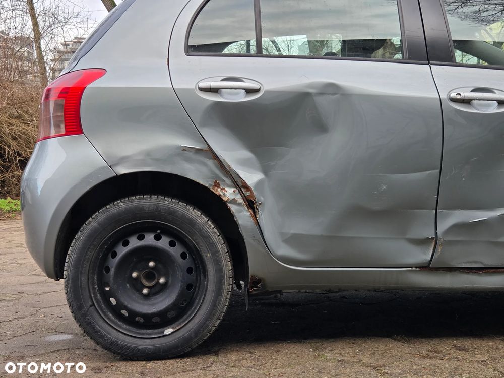 Toyota Yaris 1.3 - 5