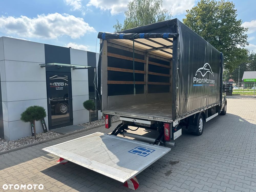 Ford Transit - 12