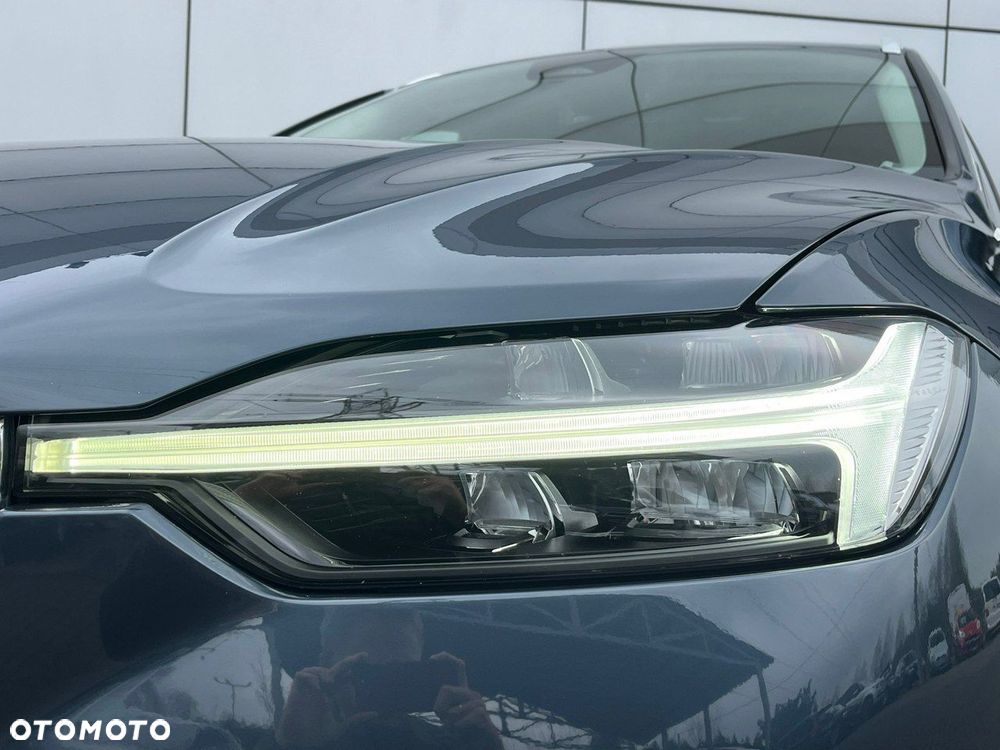 Volvo XC 60 B5 D AWD Inscription - 4