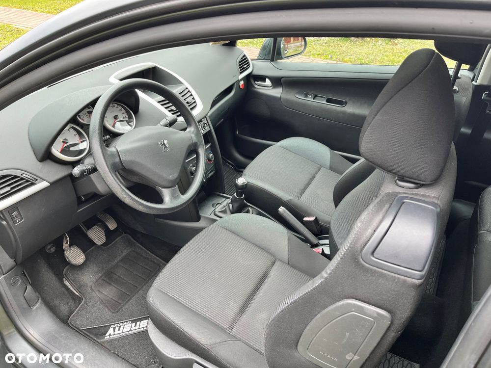 Peugeot 207 - 6