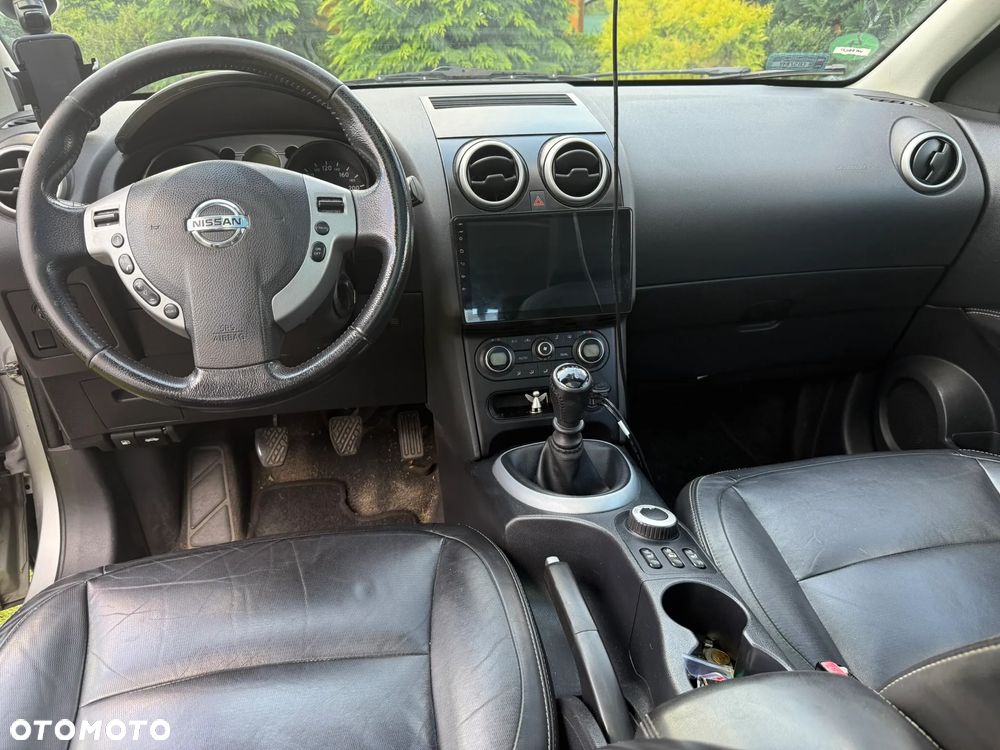 Nissan Qashqai 2.0 4x4 Tekna - 4