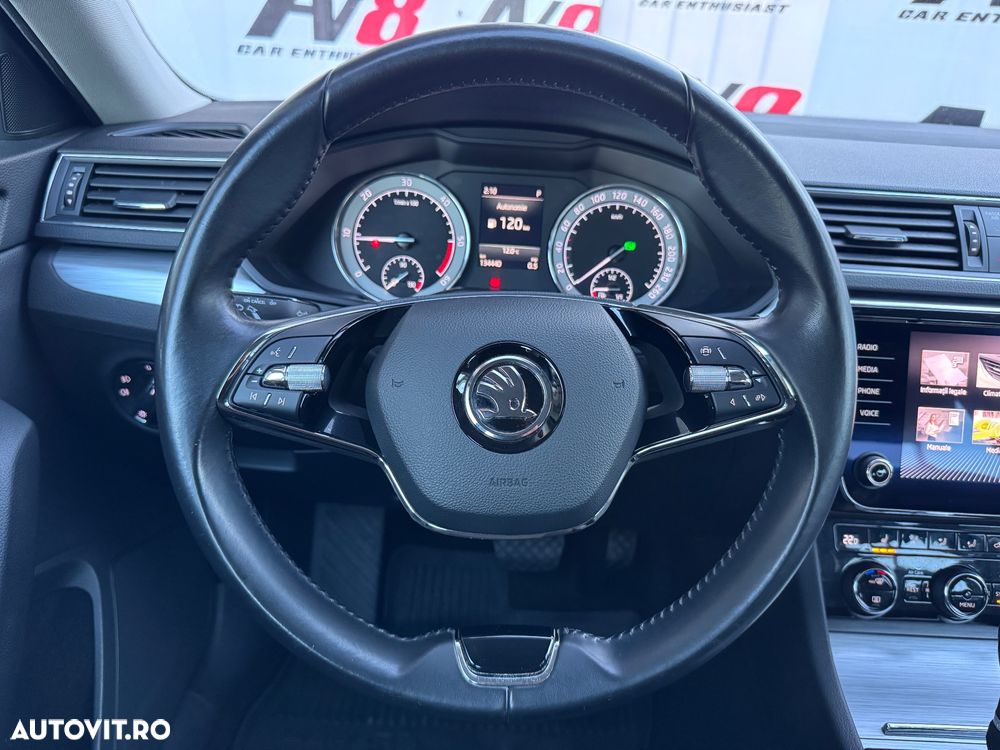 Skoda Superb 2.0 TDI DSG Style - 24