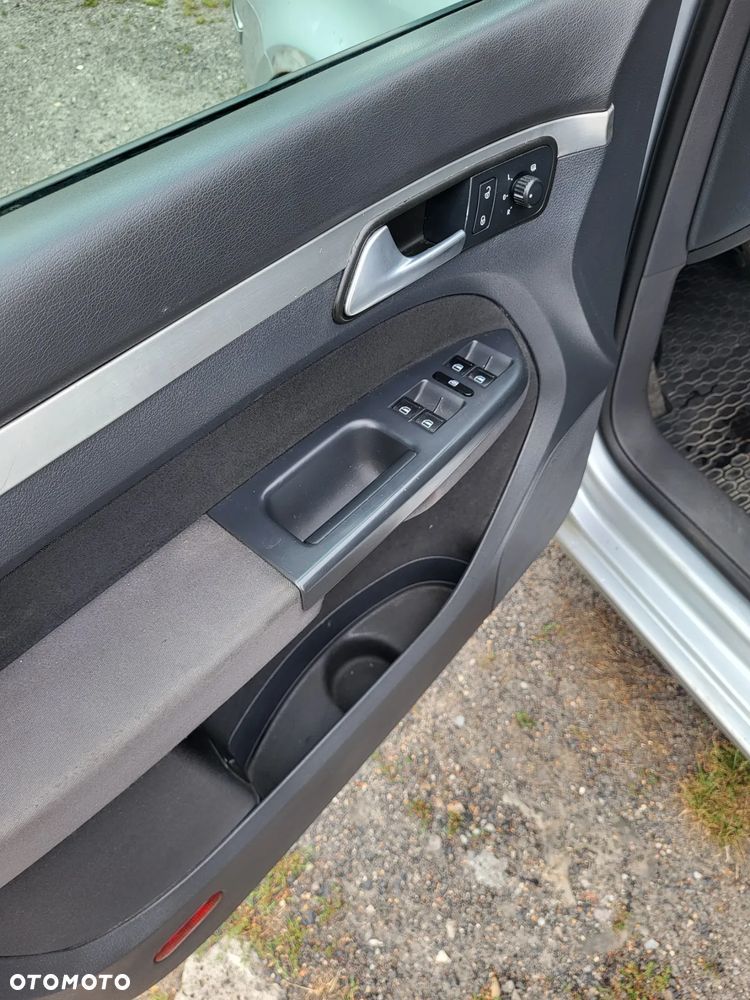 Volkswagen Touran 2.0 TDI DPF Highline DSG - 8