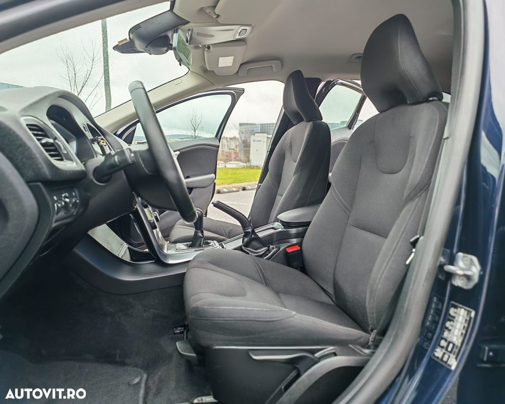 Volvo V40 D2 Kinetic - 23