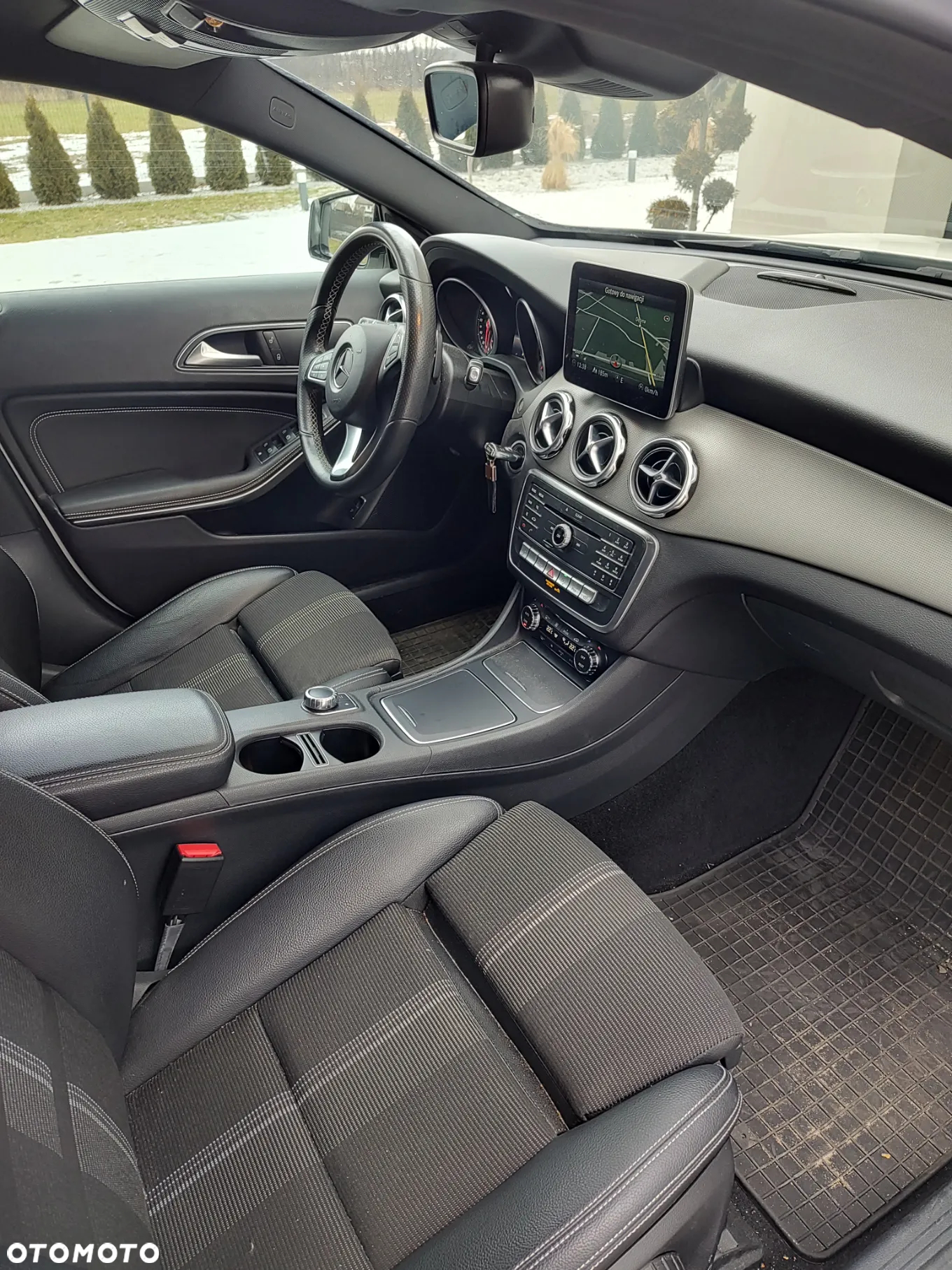 Mercedes-Benz GLA 180 d 7G-DCT - 12