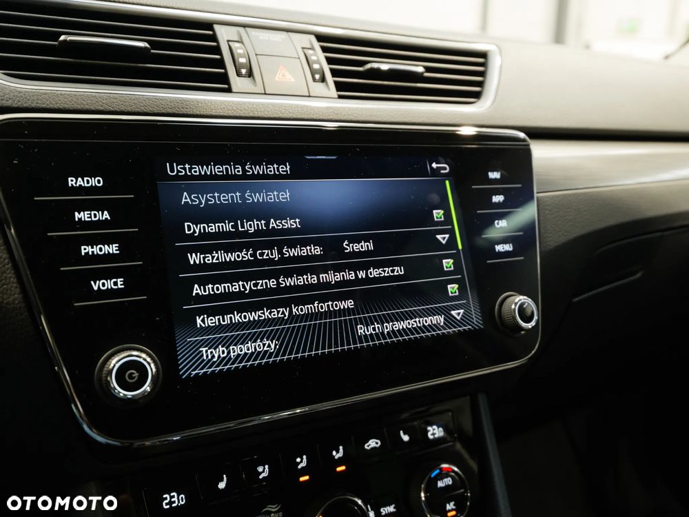 Skoda Superb 2.0 TSI Style DSG - 33