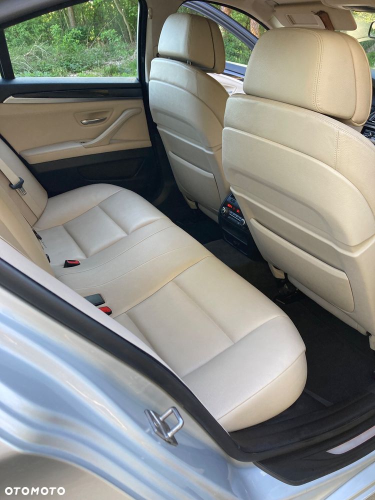 BMW Seria 5 535d xDrive - 11