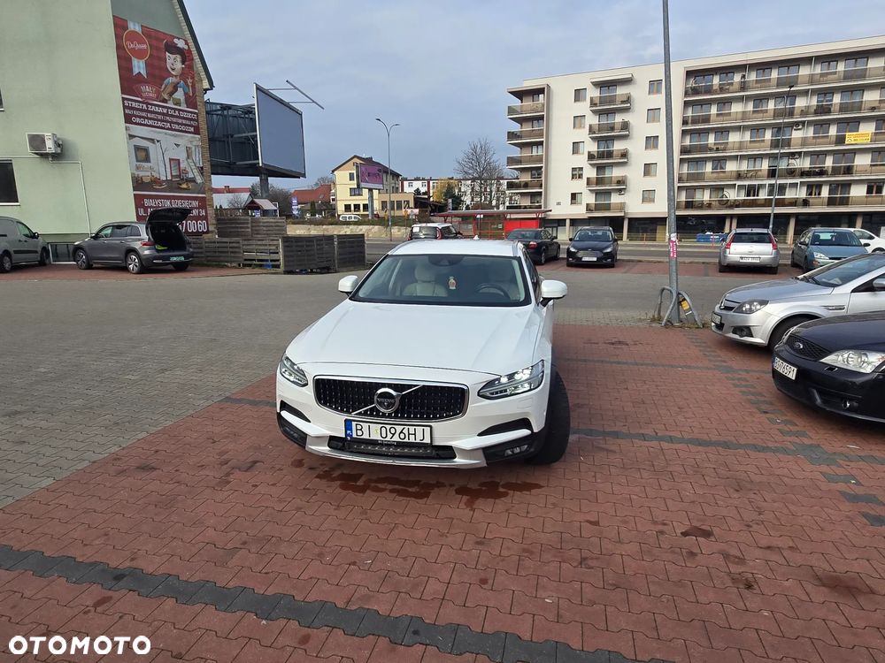 Volvo V90 Cross Country - 16