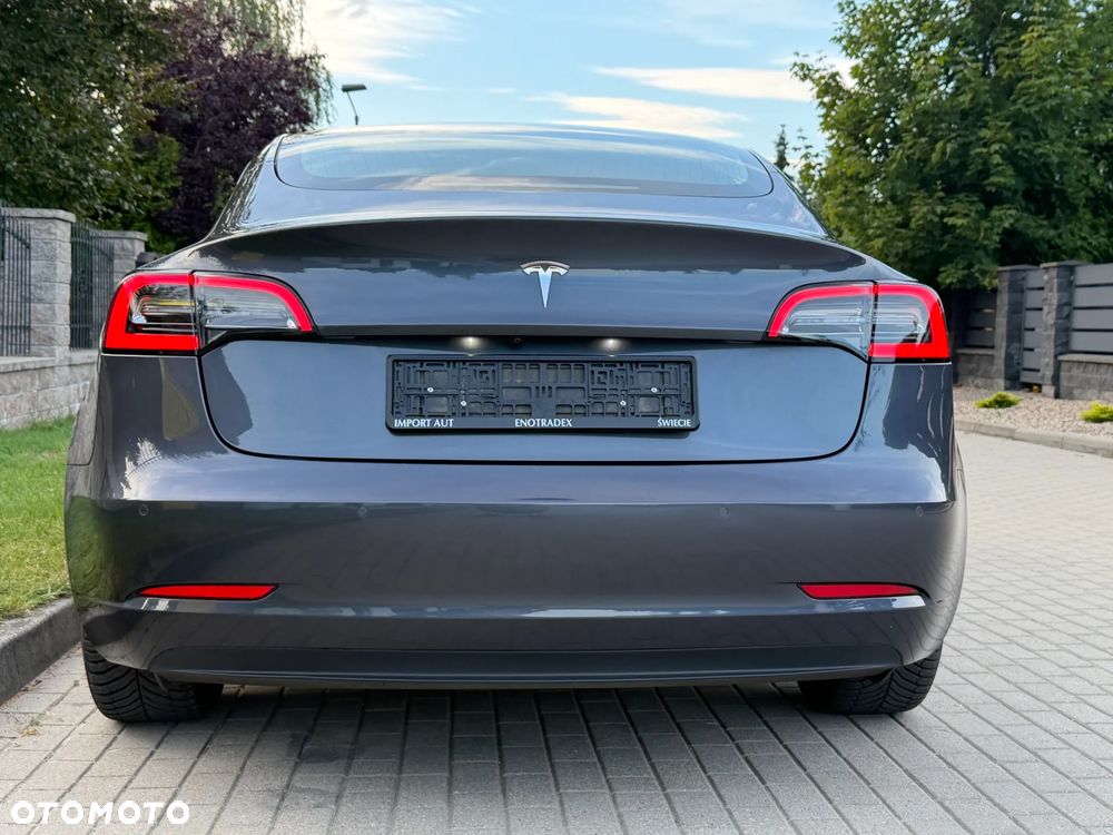 Tesla Model 3 Standard Reichweite Plus Hinterradantrieb - 27
