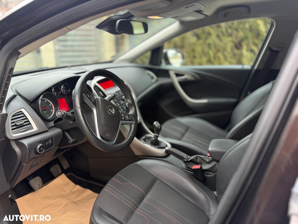 Opel Astra 2.0 CDTI Exklusiv - 10