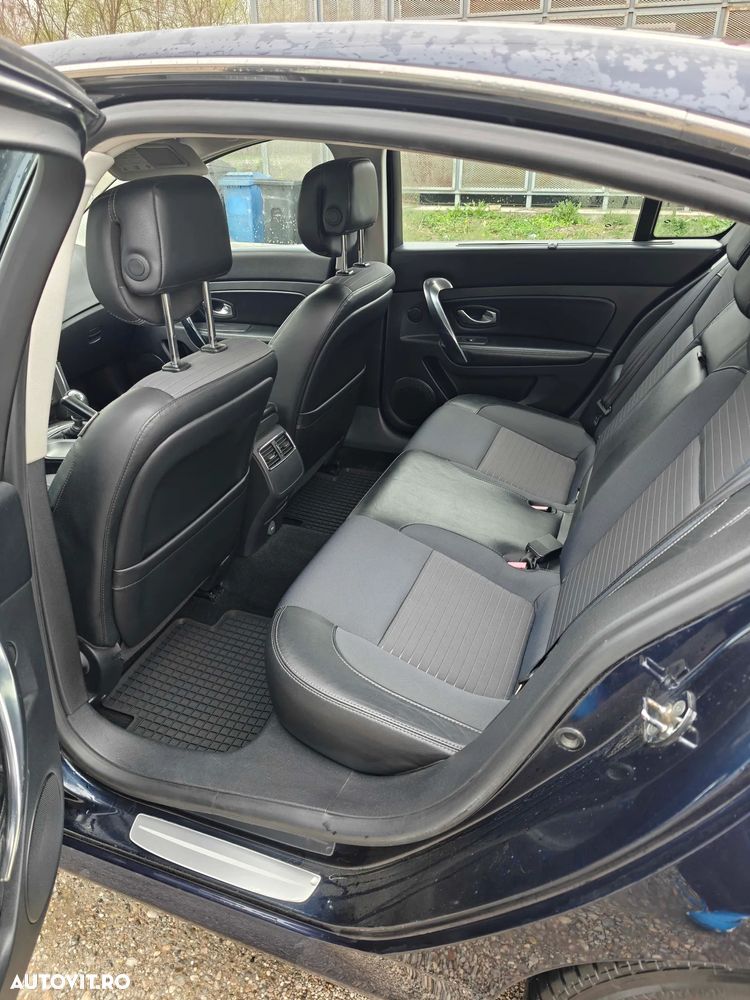 Renault Latitude - 17