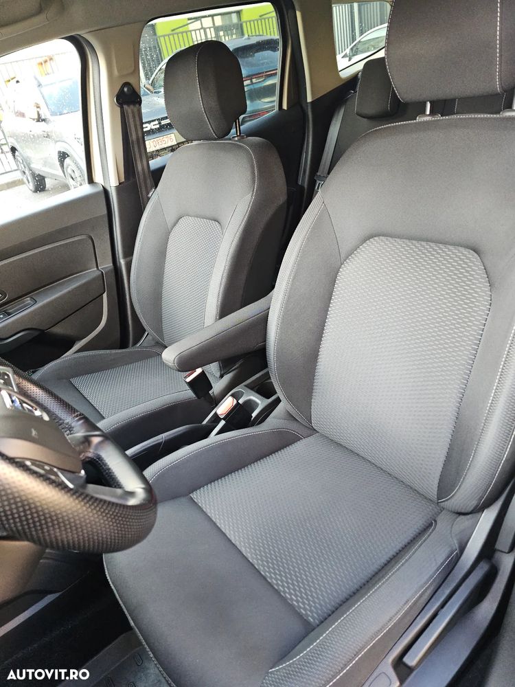 Dacia Duster 1.6 SCe 4WD Comfort - 11