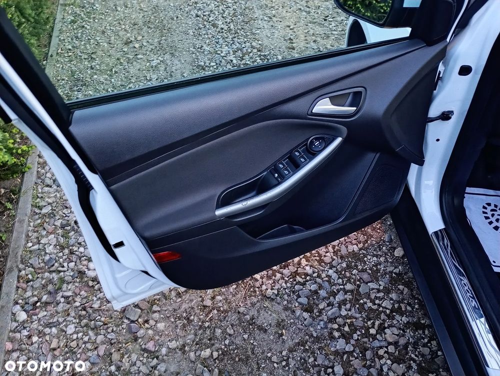 Ford Focus 1.0 EcoBoost Start-Stopp-System SYNC Edition - 16