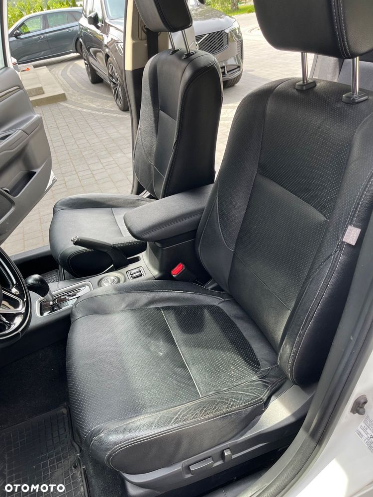 Mitsubishi Outlander 2.0 Instyle Navi 4WD CVT - 33