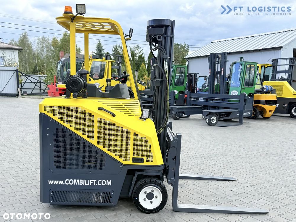 Combilift WÓZEK CZTEROKIERUNKOWY - WIELOKIERUNKOWY / C3000CB / GAS / TRIPLEX 4900MM / WOLNY SKOK / POZYCJONER WIDEŁ / PRZESUW WIDEŁ / STAN IDEALNY / Szeroka oferta wózków czterokierunkowych i bocznych, dopasowanych do różnorodnych potrzeb i zastosowań - 9