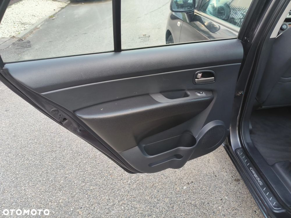 Kia Carens 2.0 CVVT Spirit - 16
