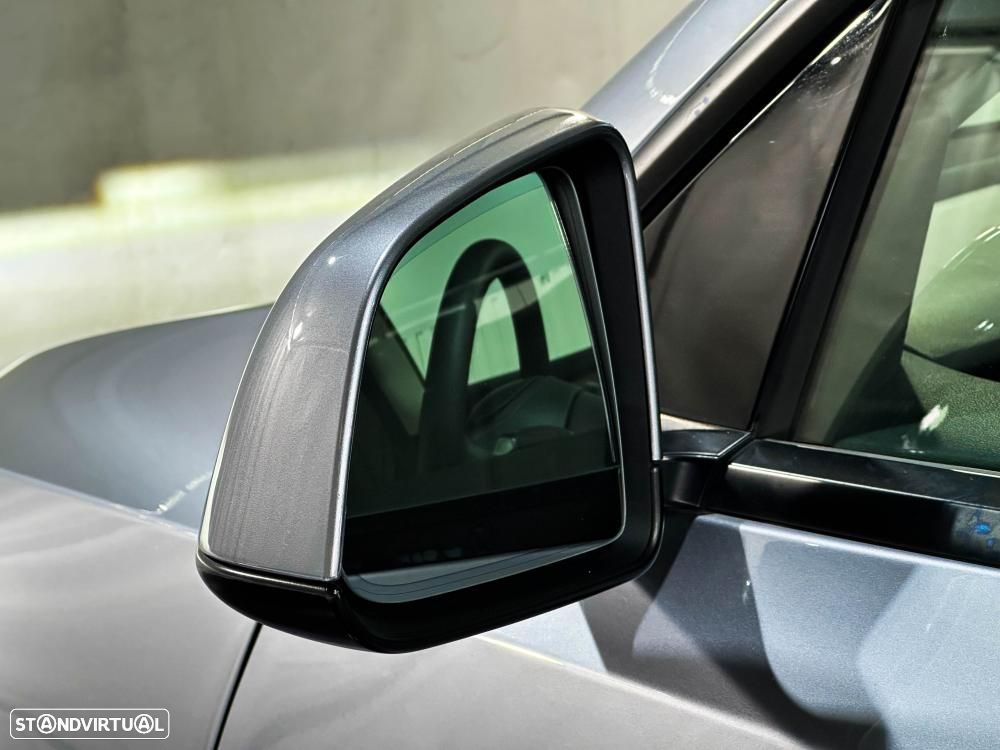 Tesla Model Y Long Range Dual Motor AWD - 18