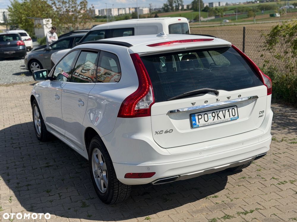 Volvo XC 60 D5 AWD Momentum - 10