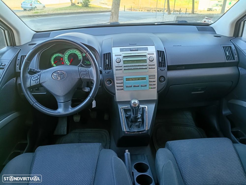 Toyota Corolla Verso 2.2 D-4D Sol - 6