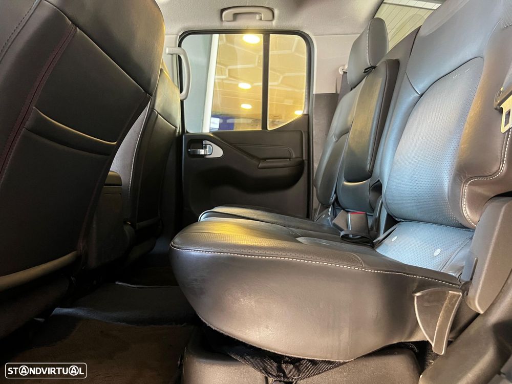 Nissan Navara 3.0 dCi V6 CD LE AT 4WD - 12