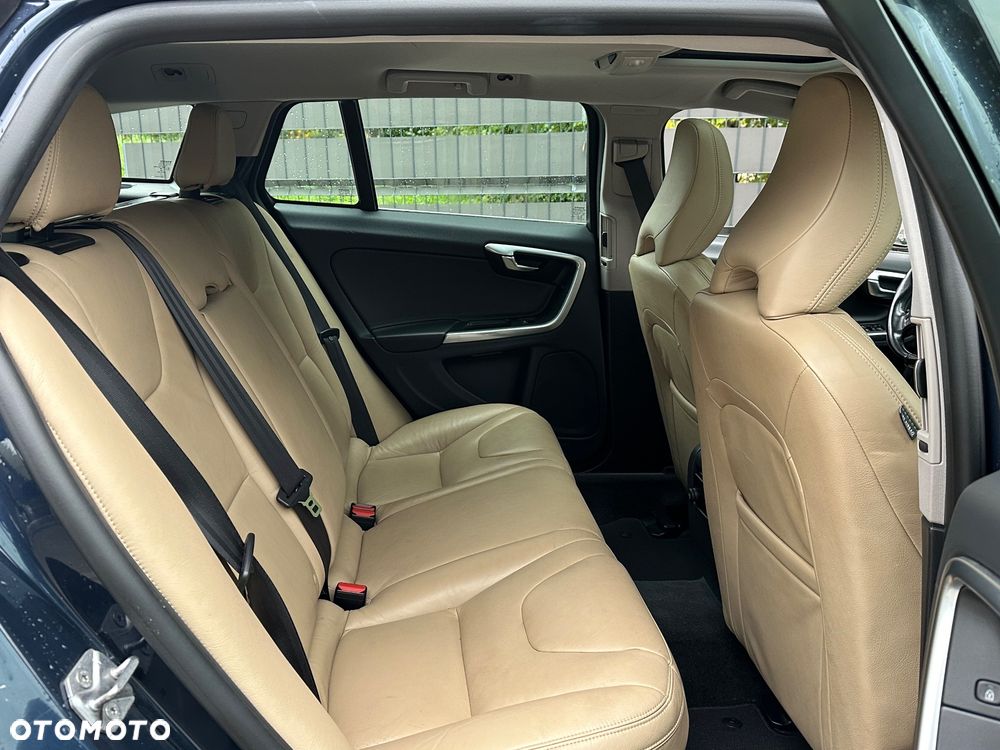 Volvo V60 D4 Momentum - 20
