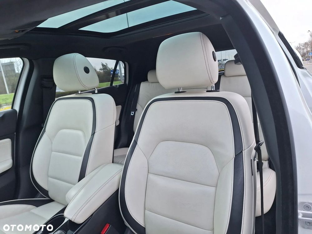 Infiniti Q30 1.6t Premium 7DCT - 17