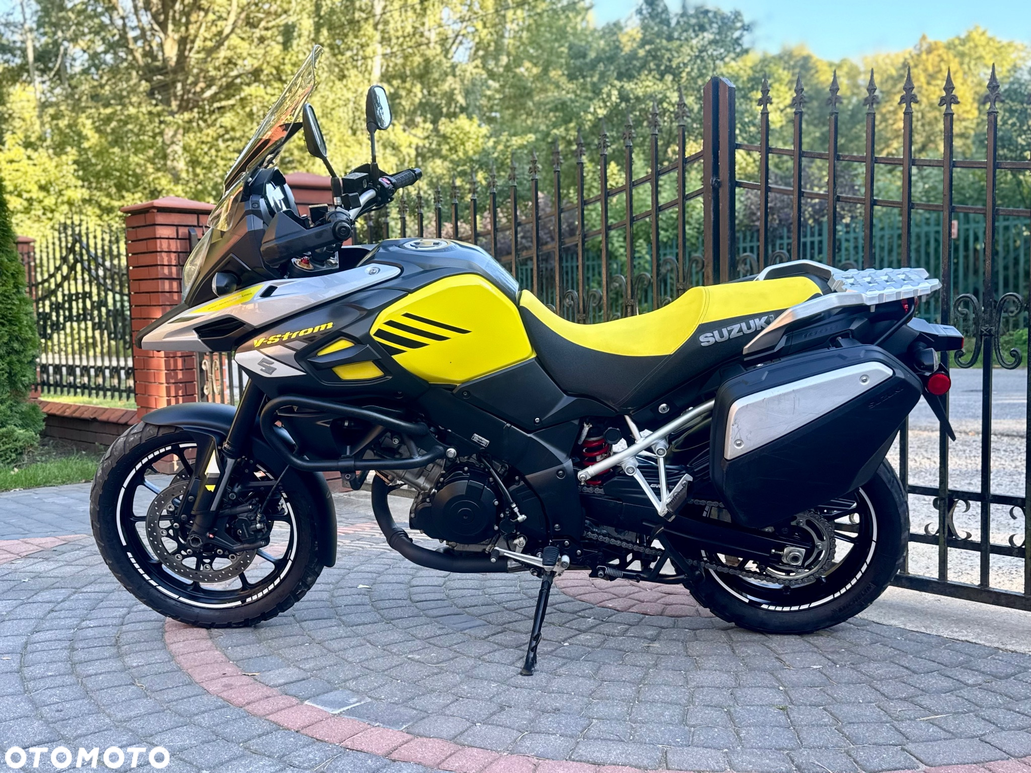 Suzuki DL - 7