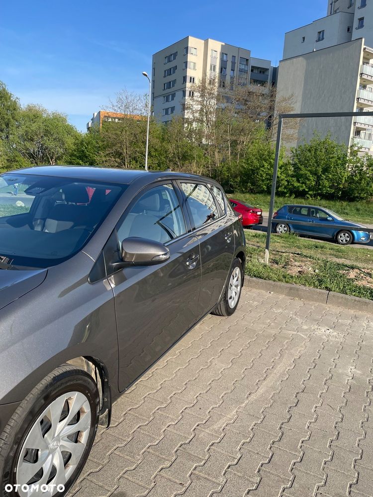 Toyota Auris - 2
