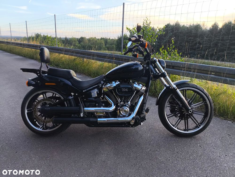 Harley-Davidson Softail Breakout - 1