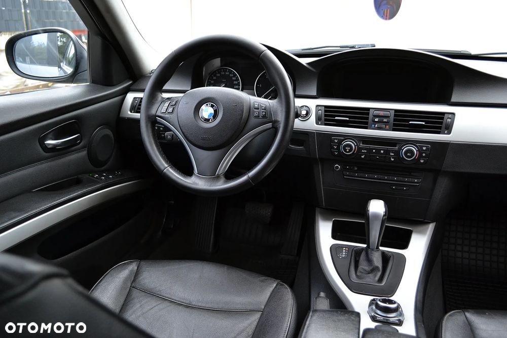 BMW Seria 3 320d DPF - 12