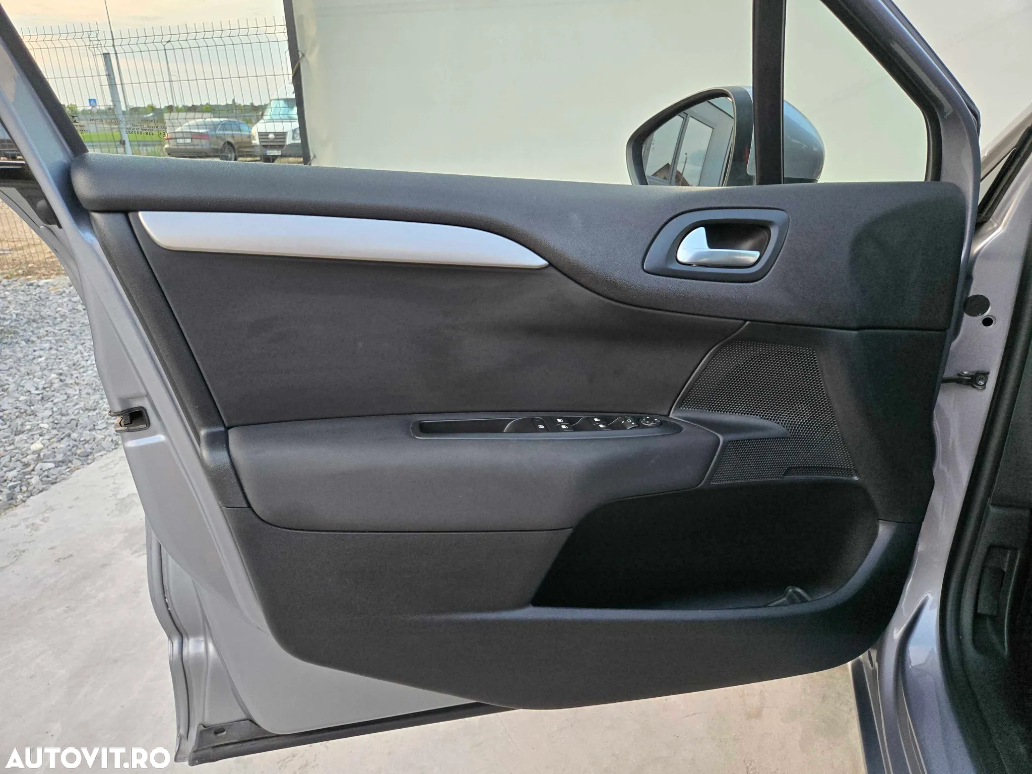 Citroën C4 1.2 PureTech S&S EAT8 Feel - 19