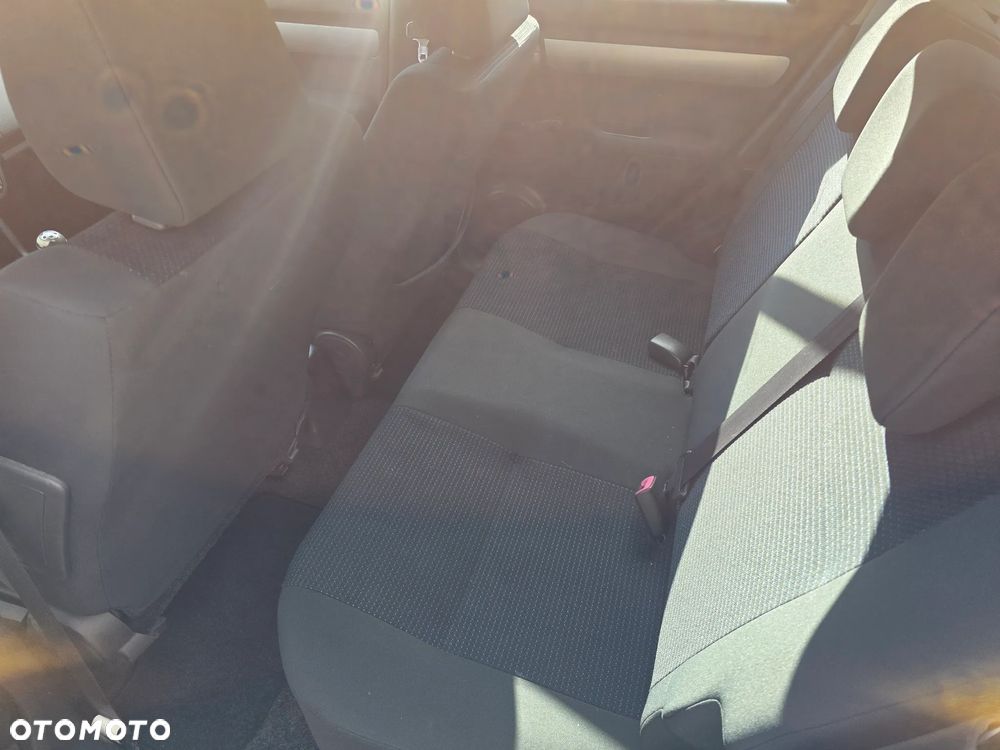 Suzuki Swift 1.3 Club dance - 12