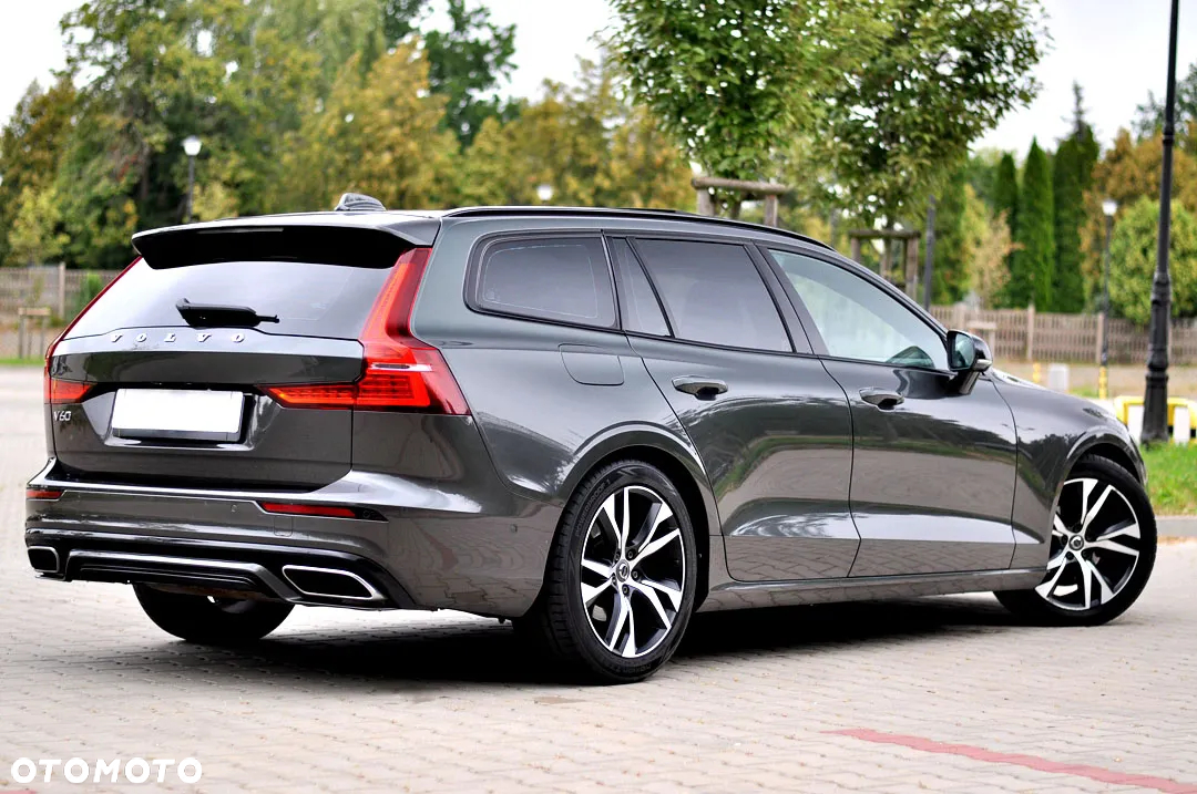 Volvo V60 D4 Geartronic R-Design - 11