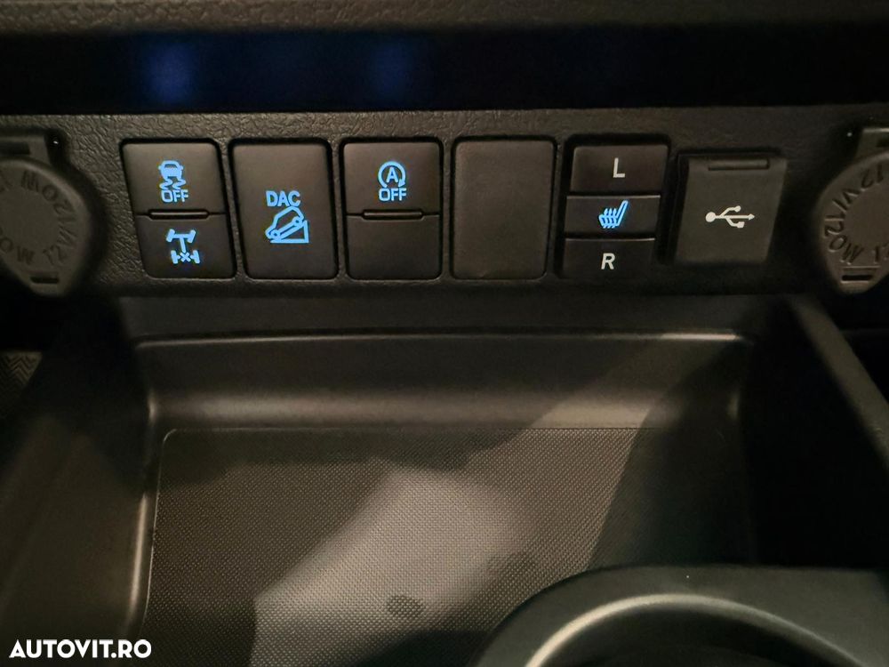 Toyota Hilux 2.8D 204CP 4x4 Double Cab AT Invincible - 22