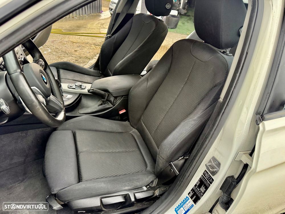 BMW 320 d Auto Pack M - 23